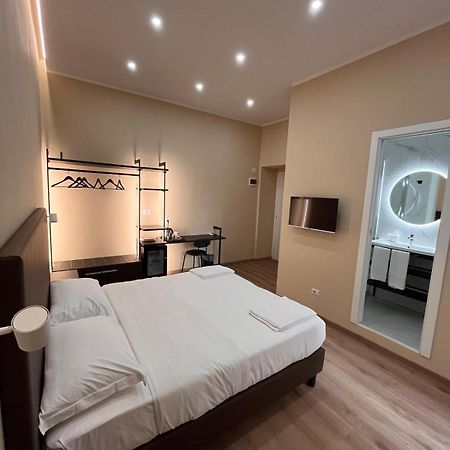 Colosseum Deluxe Rome Bagian luar foto
