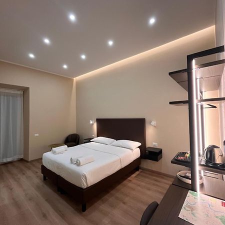 Colosseum Deluxe Rome Bagian luar foto