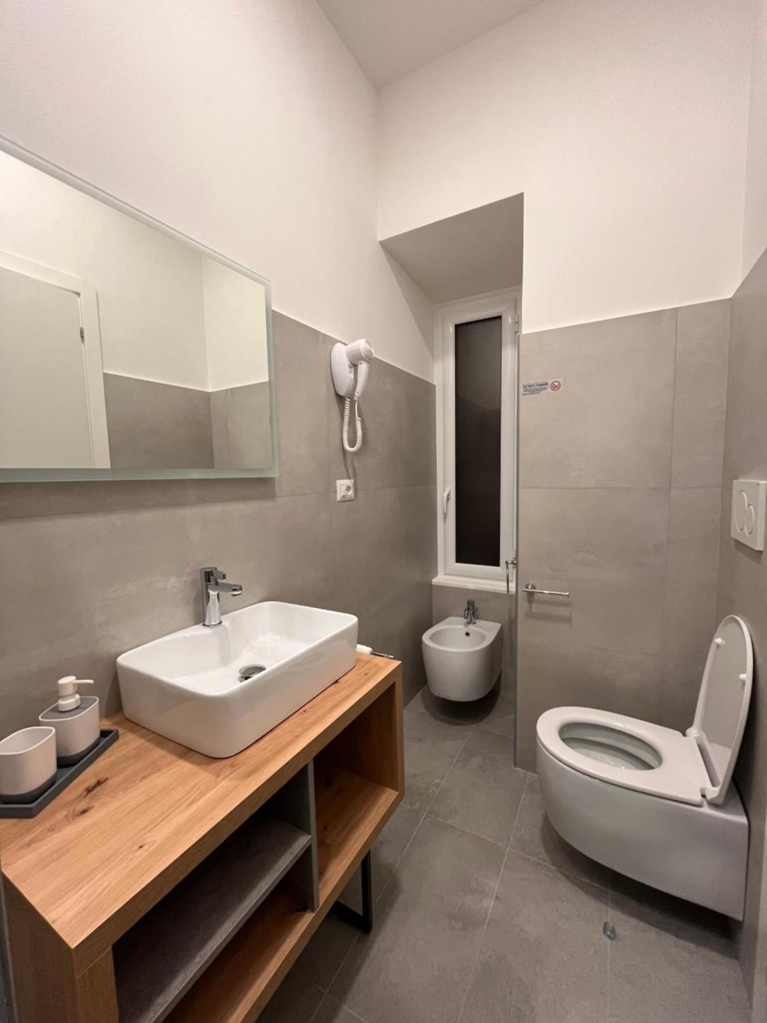 Colosseum Deluxe Rome Bagian luar foto