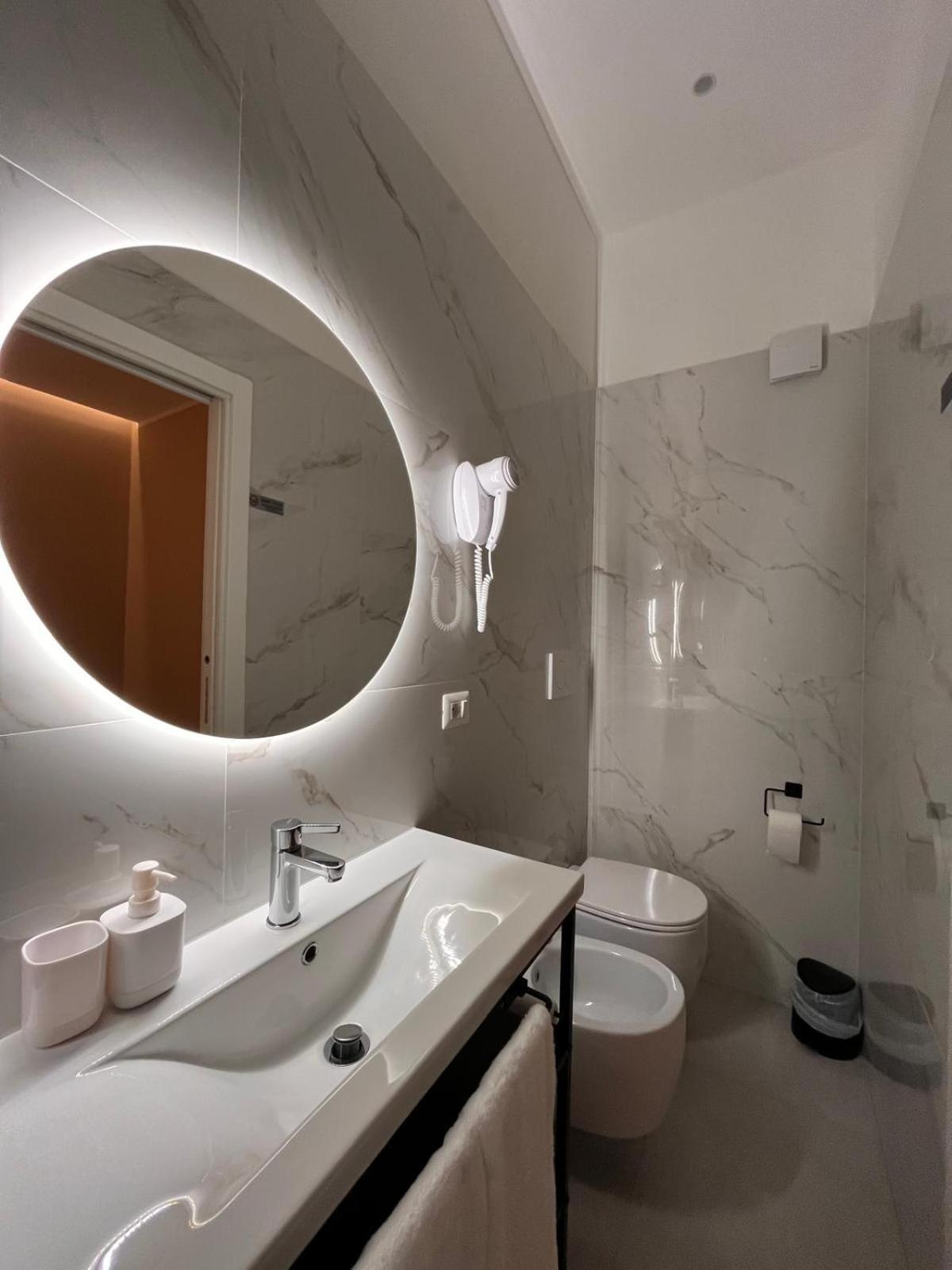 Colosseum Deluxe Rome Bagian luar foto